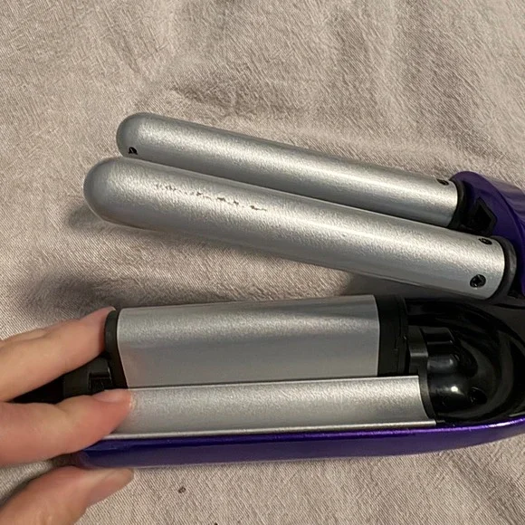 Bed Head A Wave We Go Purple Waver Hair Tool Triple Barrel Crimper - Picture 3 of 5